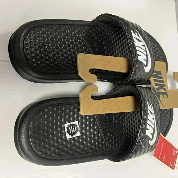 NIKE BENASSI JDI BLACK/WHITE SLIDES # 343881 011 WOMEN’S 7 - Picture 2 of 9
